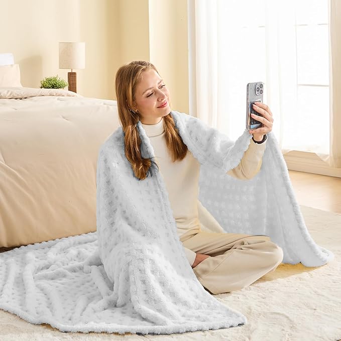 NEWCOSPLAY Super Soft King Blanket White Premium Silky Flannel Fleece 3D Waffle Checkered Lightweight Bed Blanket All Season Use (White, King(90"x110"))