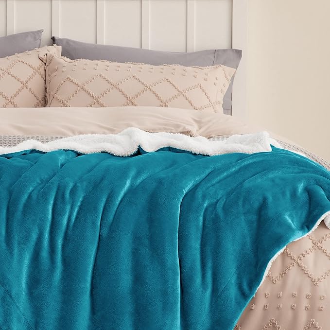 Bedsure Sherpa Fleece Blankets Queen Size for Bed - Thick and Warm, Soft Fuzzy Plush Queen Blanket for Winter, Teal, 90x90 Inches