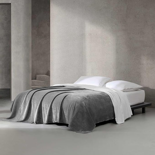 Calvin Klein - Twin Blanket, Super Soft Plush Bedding, Luxury Bed Blanket, Oeko-Tex Certified (Modern Reversible Solid Grey, Twin)